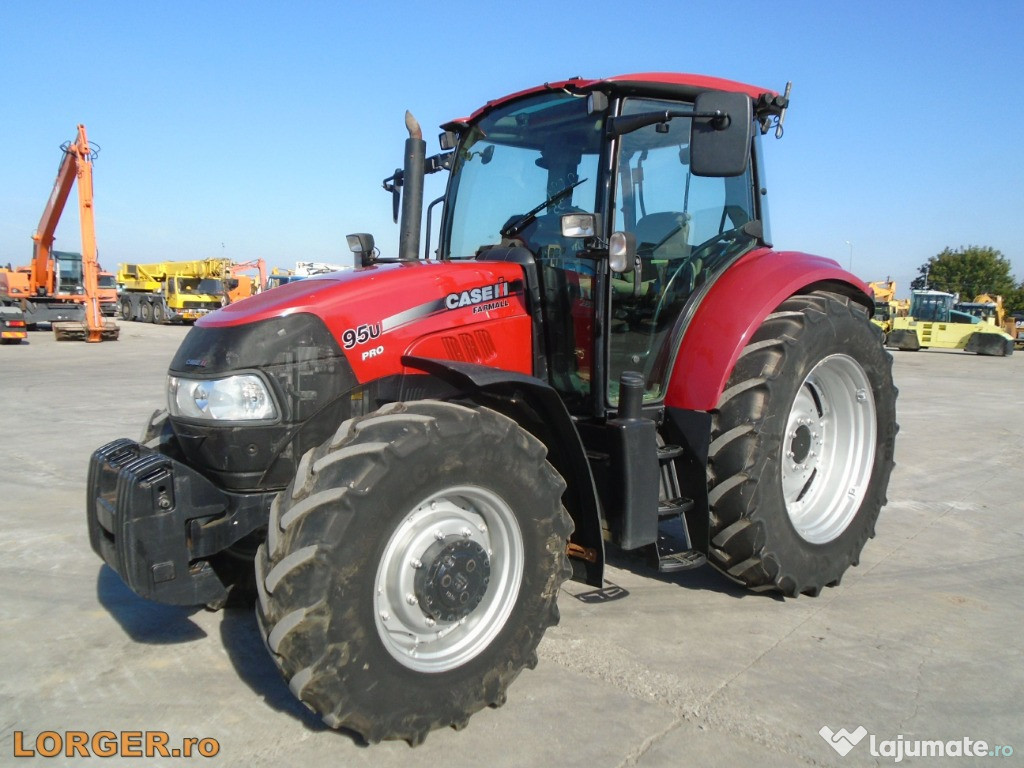 Tractor Case Farmall 95U Pro