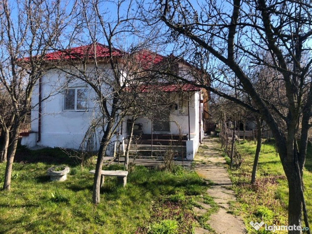 Casă cu teren, sat Mazili, comuna Sutești, jud Vâlcea