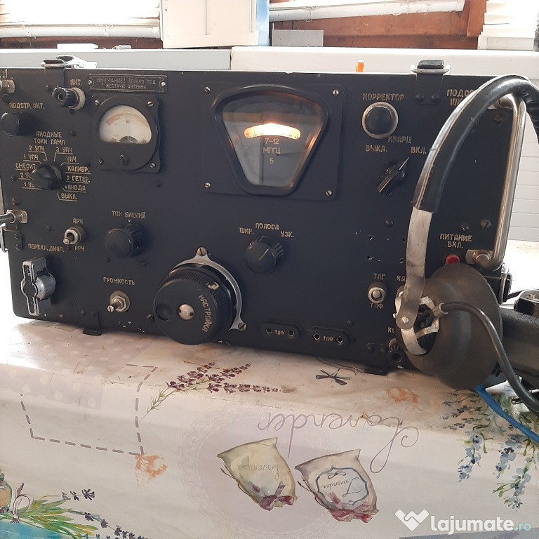Receptor radio cu lămpi .statie radio .