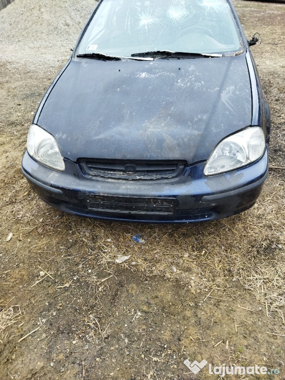 Dezmembrez Honda civic 1.4 benzina,an 1997