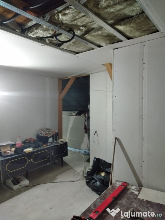 Echipa din buzau exzecutam case la rosu