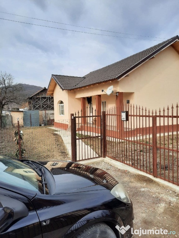 Casa in Mihaiesti cu apartament 3 camere VL