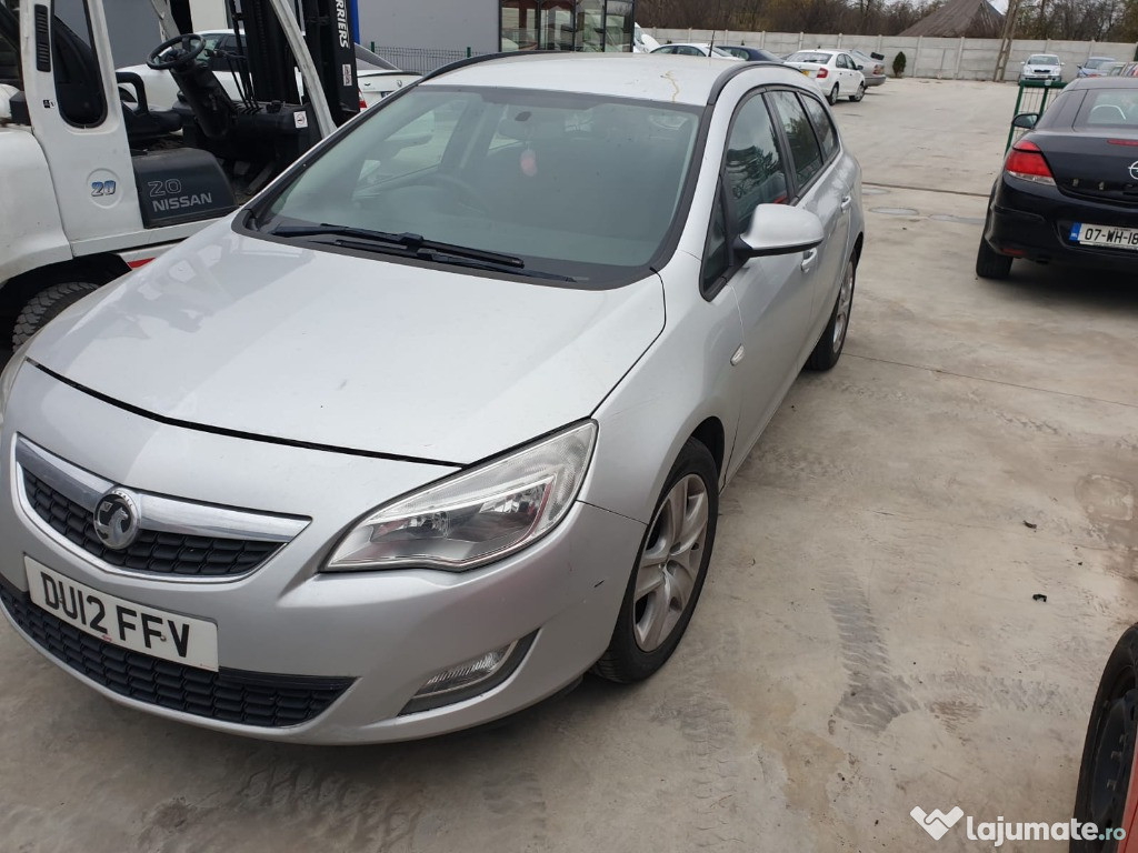 Dezmembrez Astra J 1.3 diesel