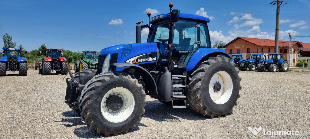 New Holland TG255