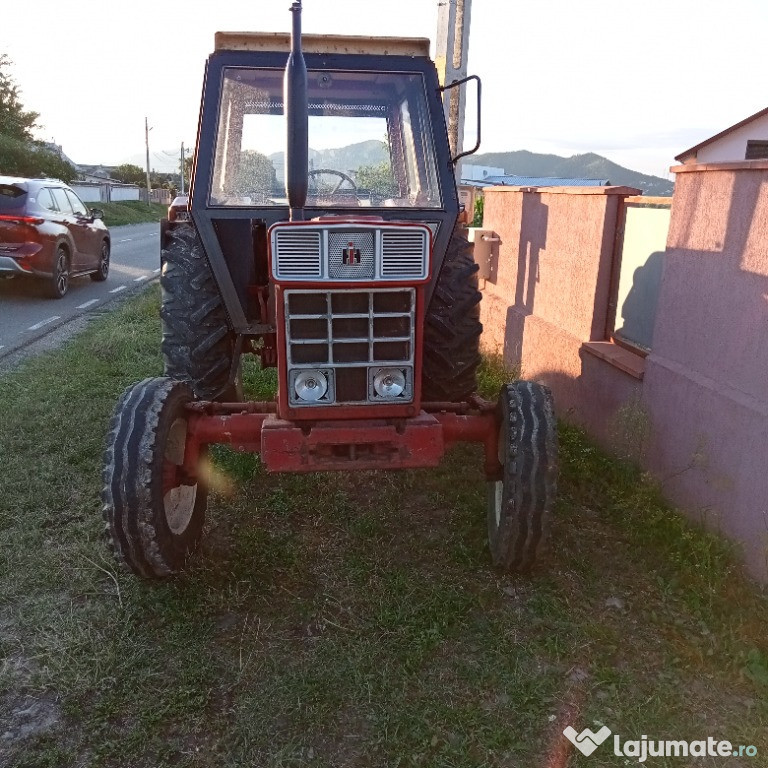 Tractor international 844 S