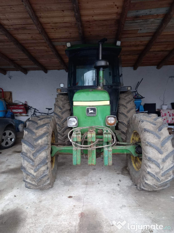 Vând tractor John deere 2140