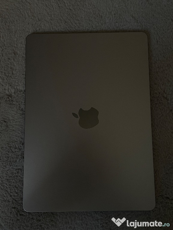 MacBook Air M2 2022 256GB ( folosit foarte putin )