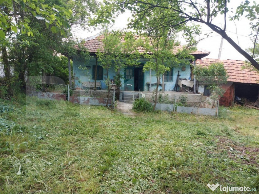 Casa 2 camere si teren, 50mp utili, 1000mp, zona Urdari
