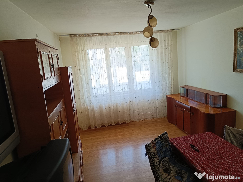 Apartament 2 camere, Bals