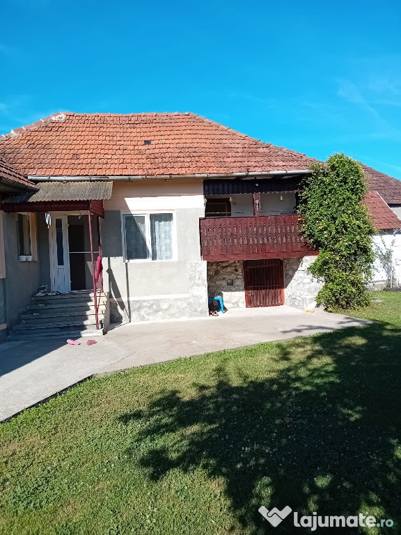 Casă Risculita com. Baia de Cris, jud. Hunedoara și la 15 km de Brad.