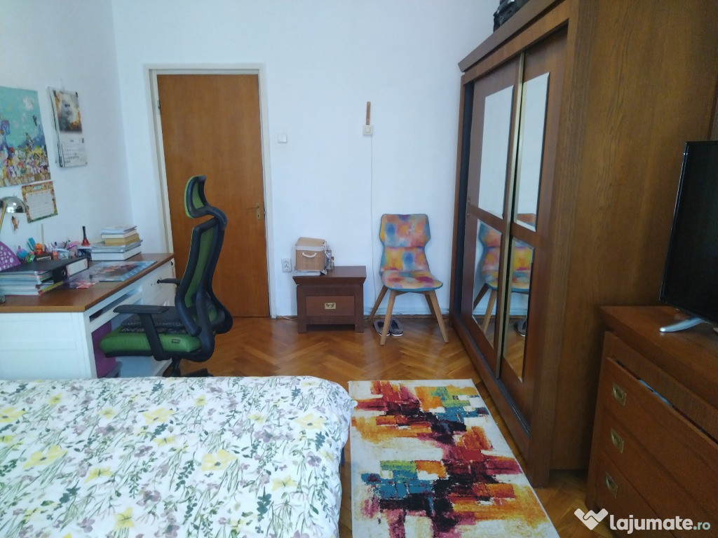 Apartament cu 3 camere, mobilat și utilat