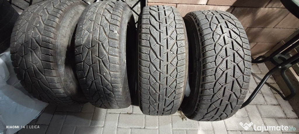 Vand 2 seturi de anvelope 215/65 r16 102H