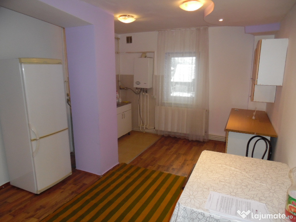 Inchiriez apartament 2 camere decomandat in Deva, Dorobanti, parter