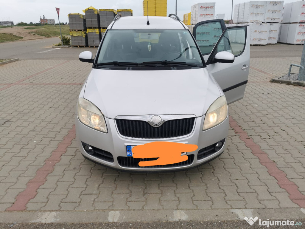 Vând Skoda Roomstar