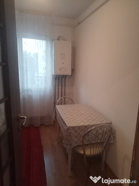 Podu ros la bulevard, apartament doua camere