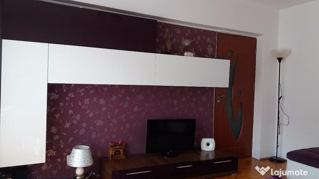 PF Inchiriez apartament confort 1 cu 4 camere decomandate Strand