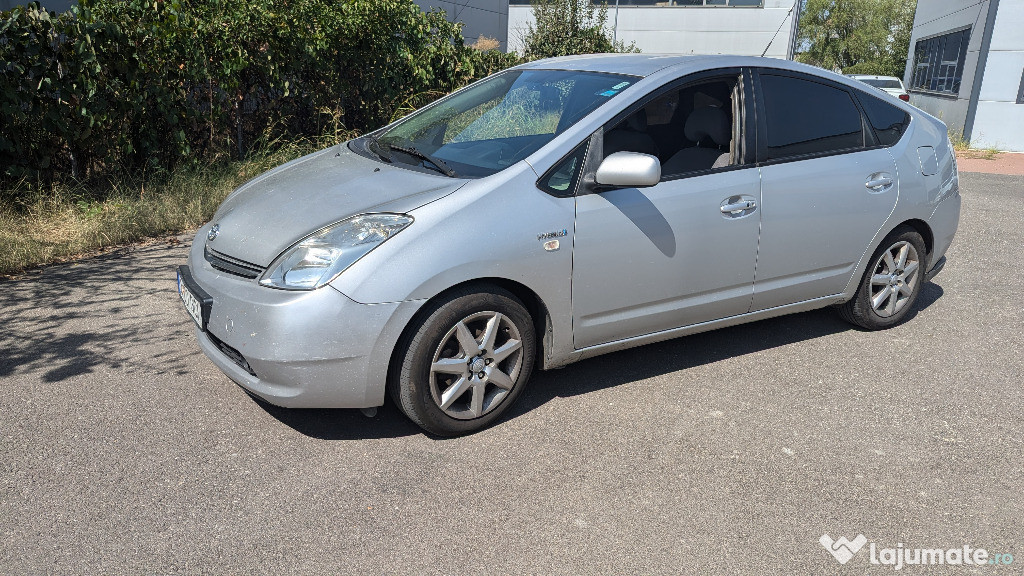 Toyota Prius 2007 motor și baterie hybrid înlocuite