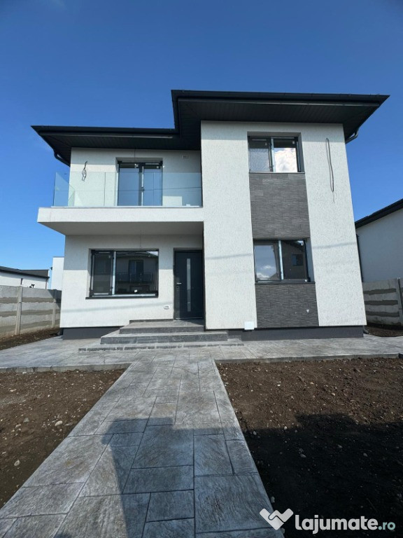 Casă Modernă și Funcțională cu 3 Dormitoare și Încălzire în Pardoseală