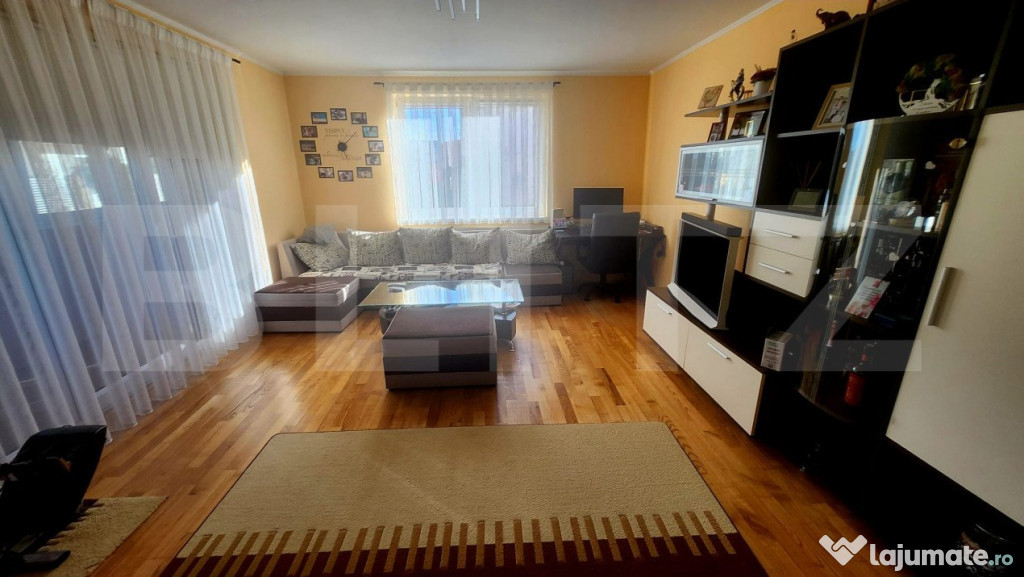 Apartament cu 3 camere,decomandat,84 mp,Petresti