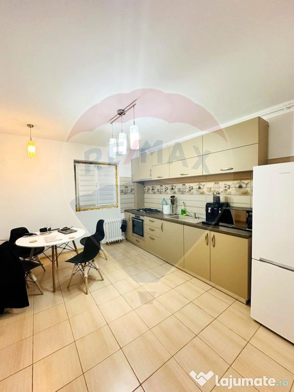 Apartament cu 3 camere si Parcare Proprie-De Inchiriat