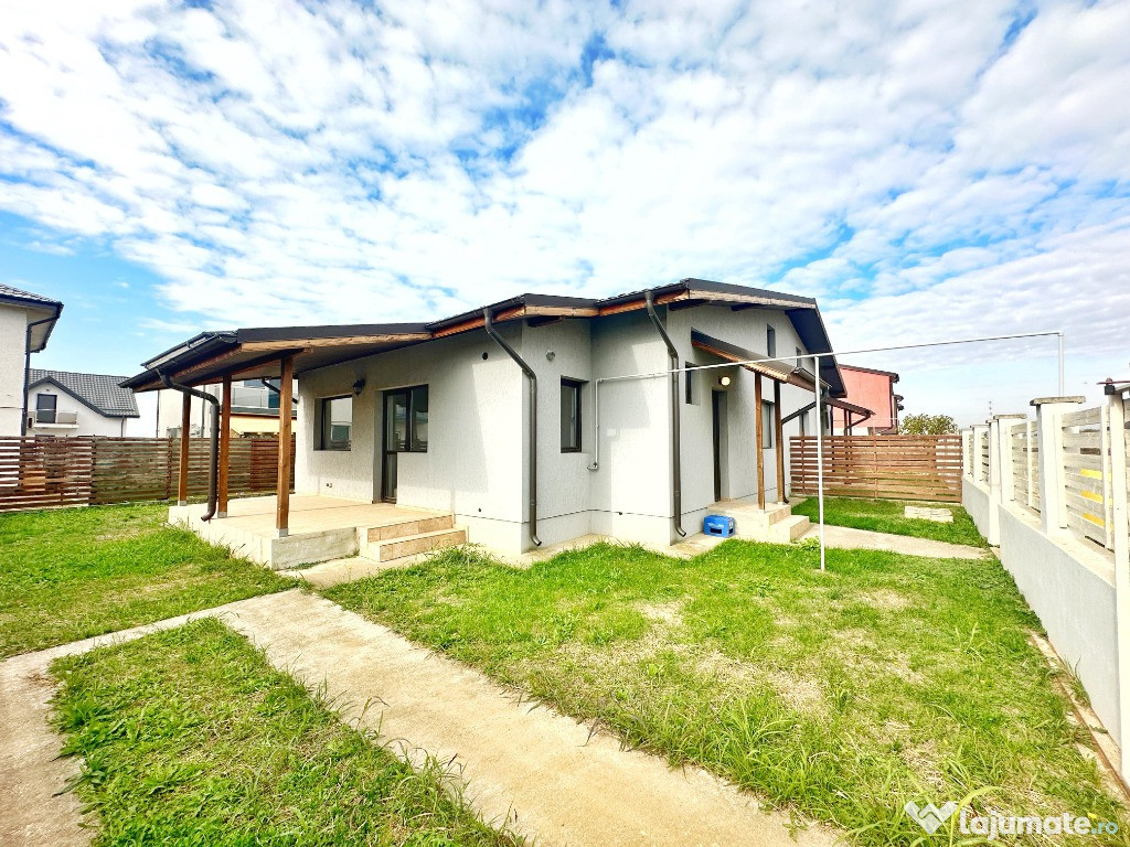 Casa tip duplex -P+M - 3 camere - 2 băi - teren 264mp - Strada Miorița