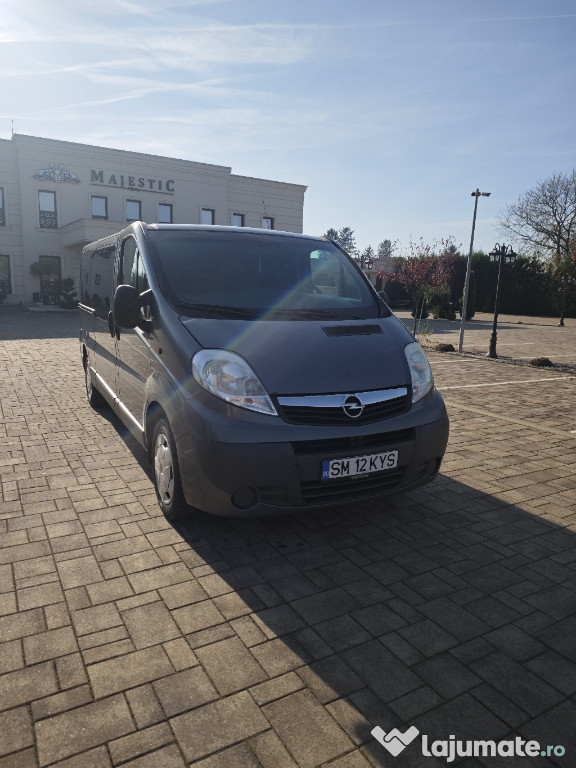 Opel vivaro Renault trafic Nissan Primastar