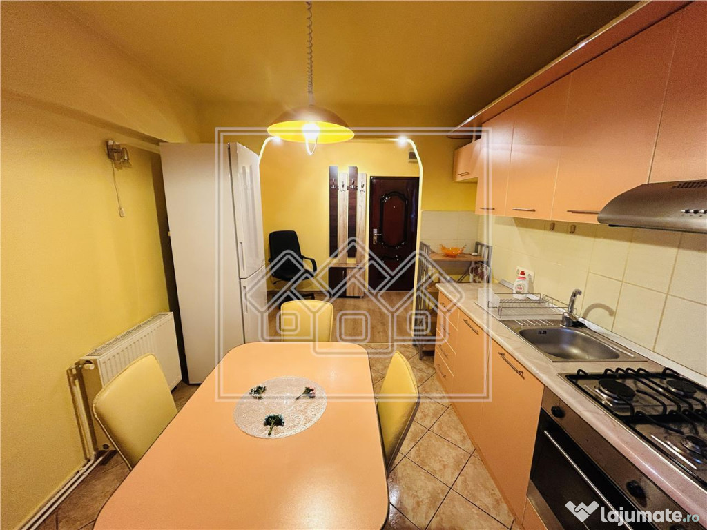 Ap cu 2 camere, balcon, 54 mp utili - Zona Strand