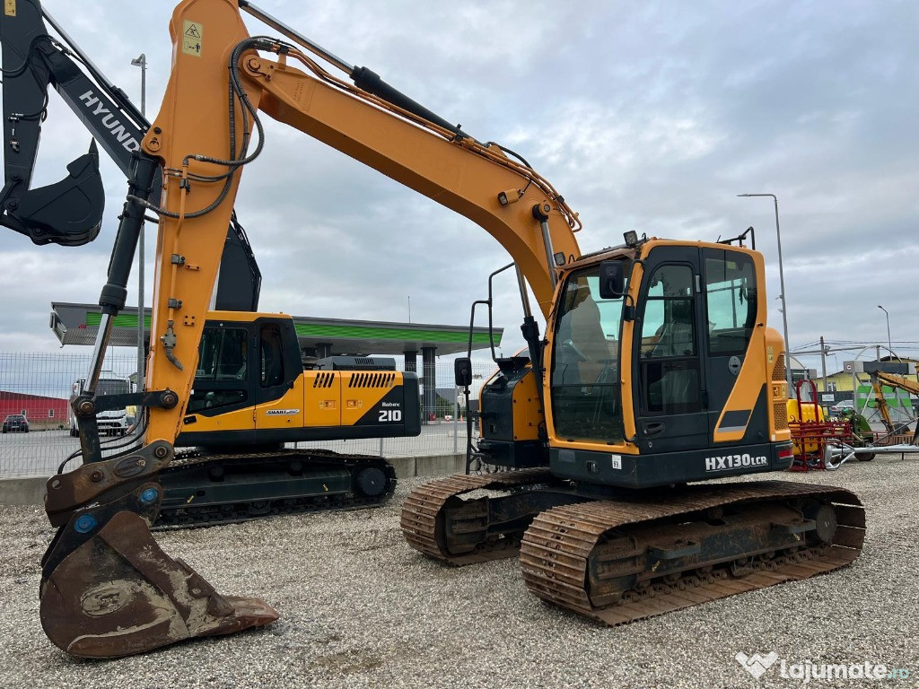 Excavator Hyundai HX130 LCR – 13 T , 75 Hp , 2 Cupe + Video