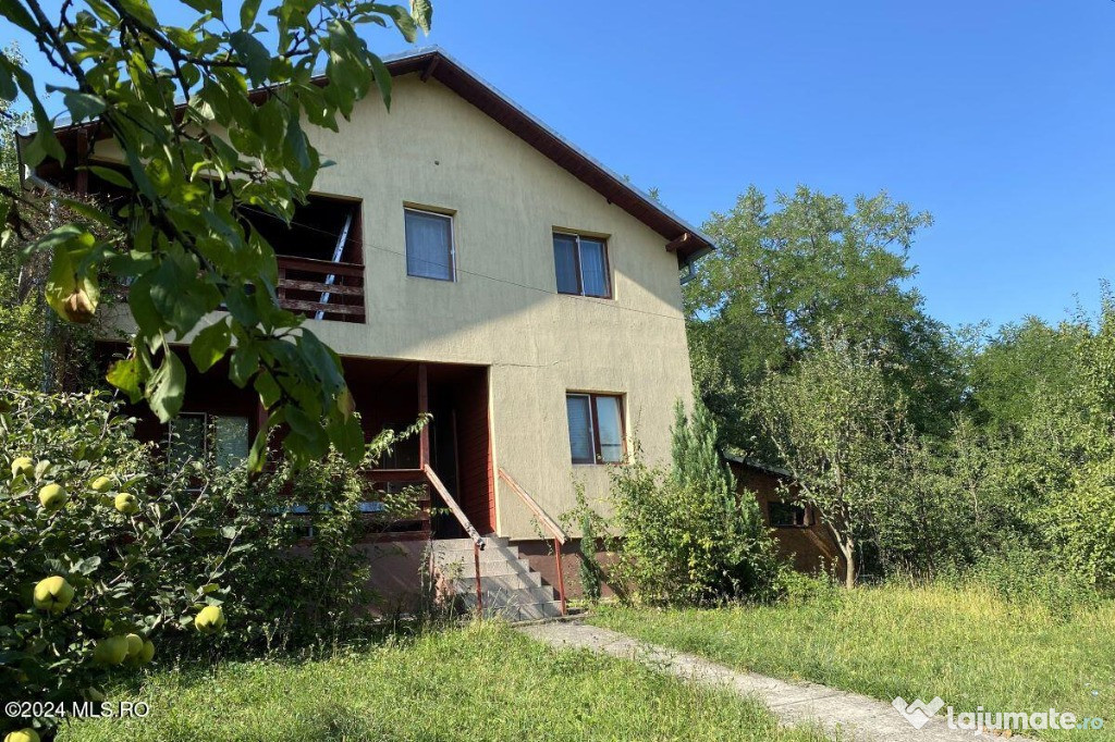 Varbilau - Cotofenesti, Casa 71 mp, 3 camere, lot 1300 mp!