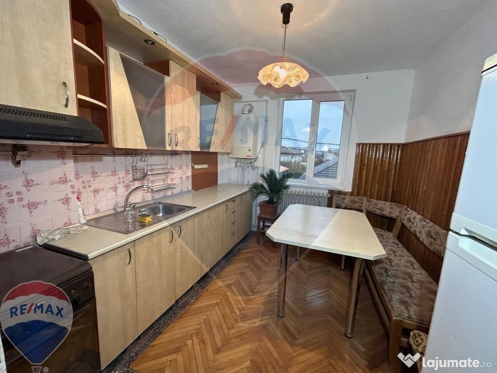 Ocazie! Apartament cu 3 camere Et 1 de vânzare în zona ...