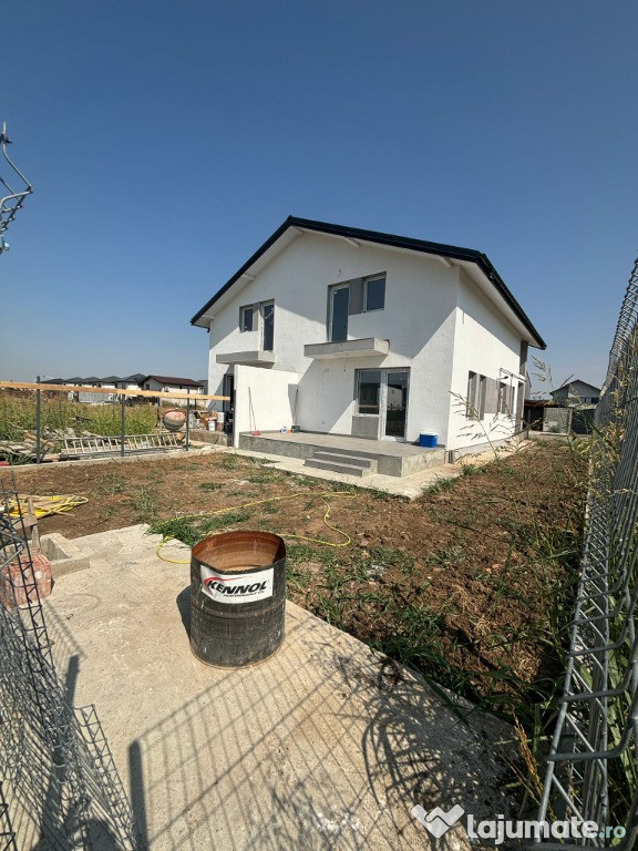 Casa tip duplex ~ 3 camere 2 bai ~ Zona linistita