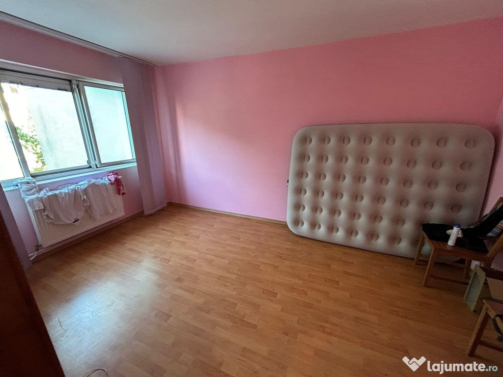 De vanzare apartament cu 3 camere