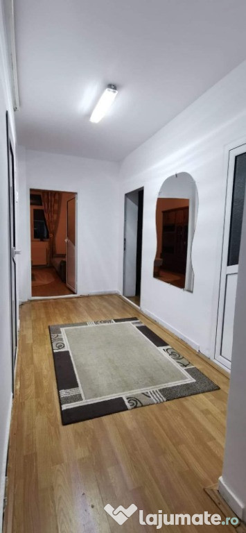 De vânzare apartament cu 3 camere