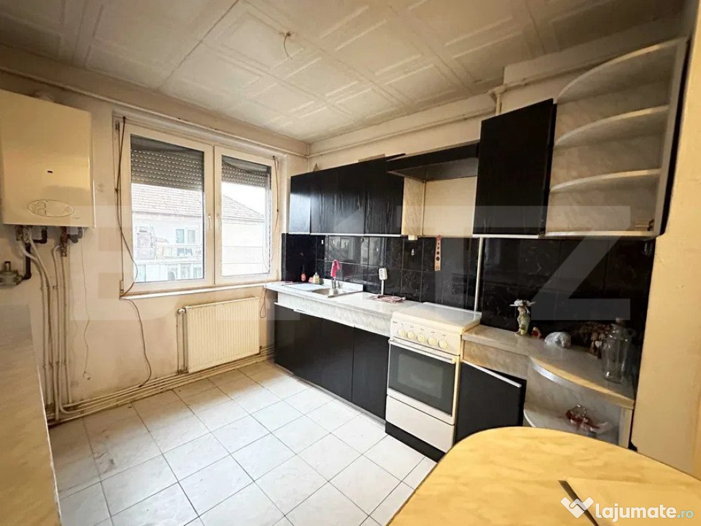 Apartament de vanzare cu 3 camere.