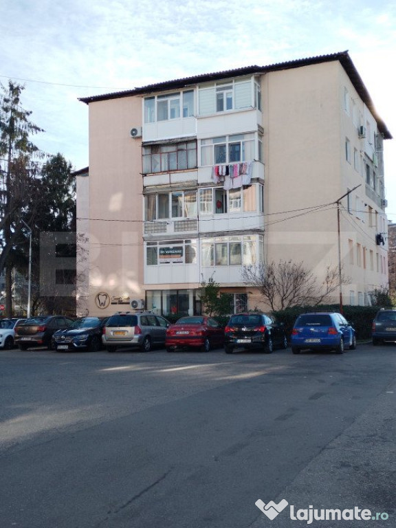 Apartament 4 camere, semidecomandat, 60 mp, zona Piata 1 Mai