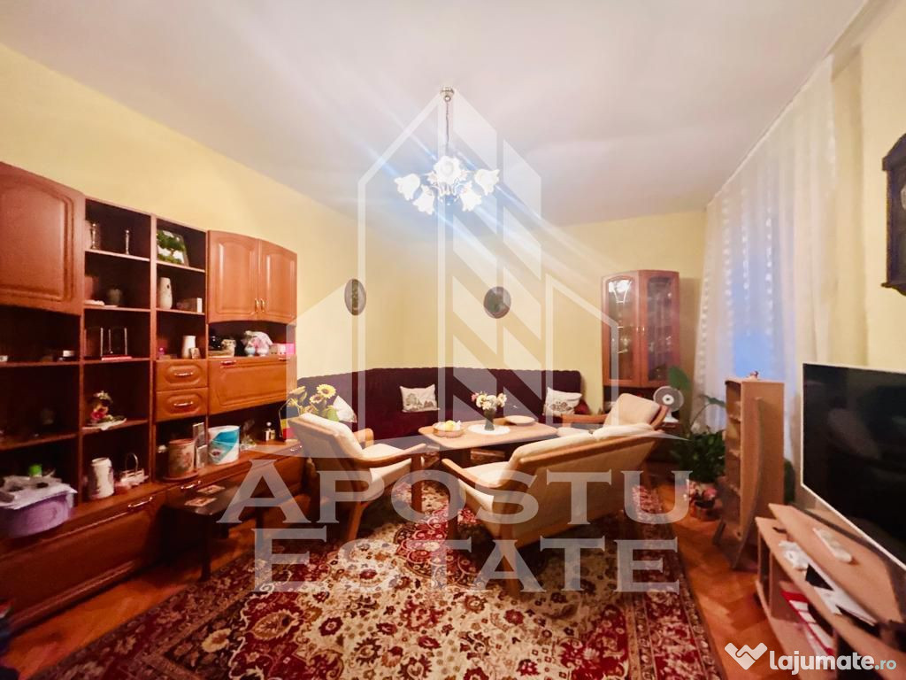 Apartament 3 camere, ideal pentru investitie, in Piata Un...