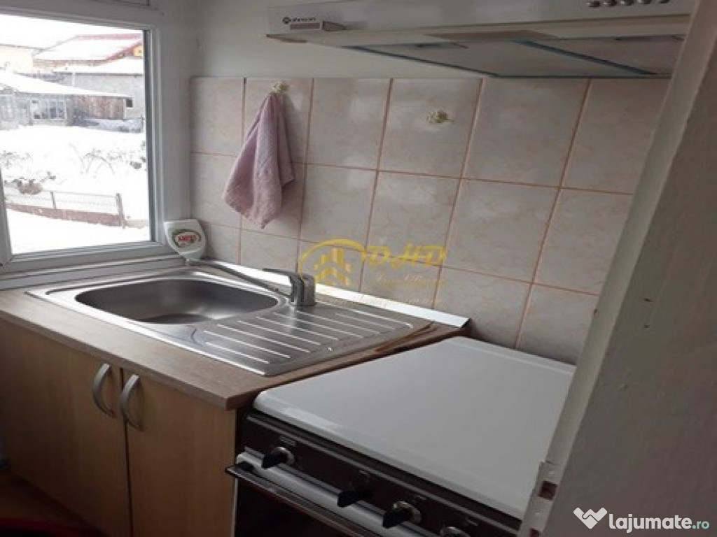 Apartament o camera de inchiriat, Podul de Fier