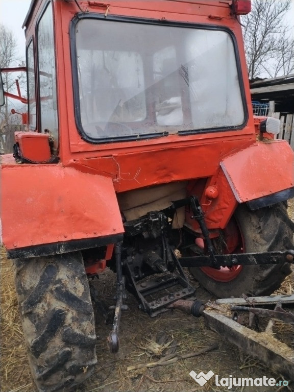 Vând tractor U445 cu carte de identitate, cu sau fără cositoare