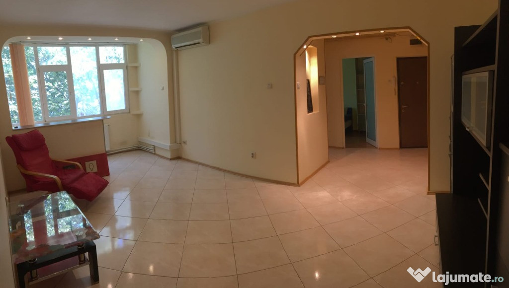 Vand apartament 3 camere