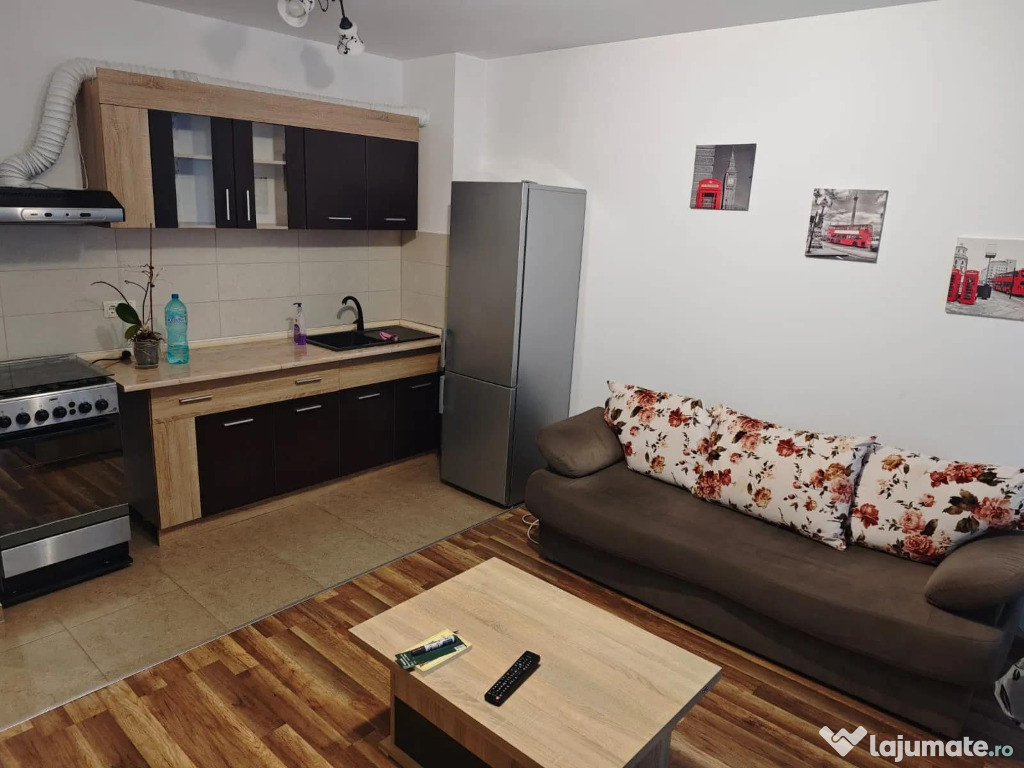 Apartament cu 2 camere, tip studio - zona Tractorul