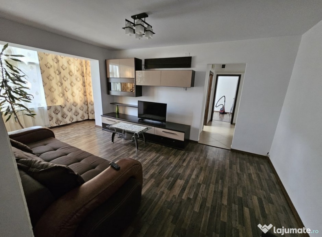 Apartament cu 3 camere, Cetate-Bulevard