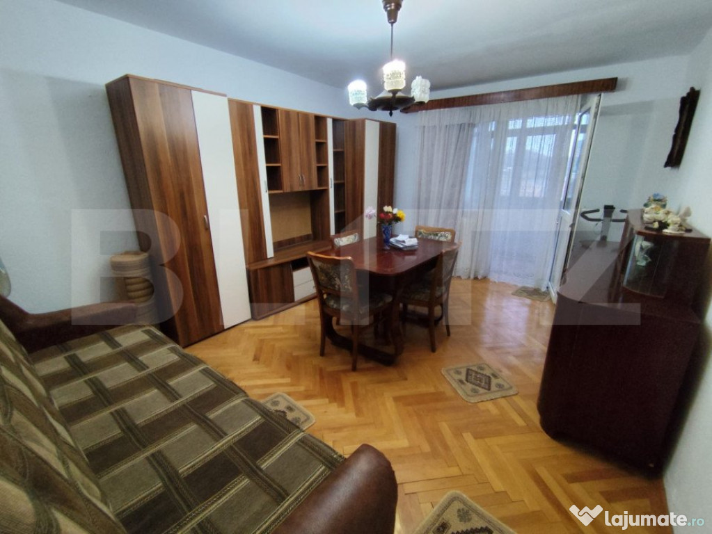 Apartament 3 camere, 65mp, zona Cugir