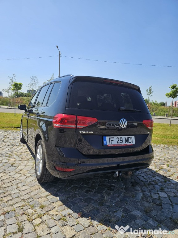 Vând Volkswagen Touran