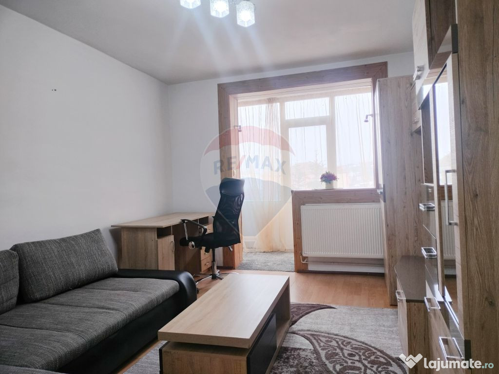 Apartament cu 3 camere de vânzare în zona Central