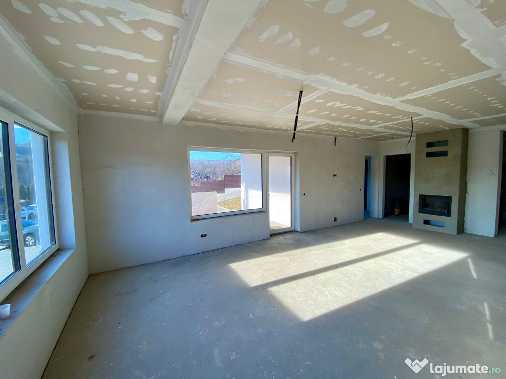 Casă Individuală zona Stolna – Design Modern și Confort Premium