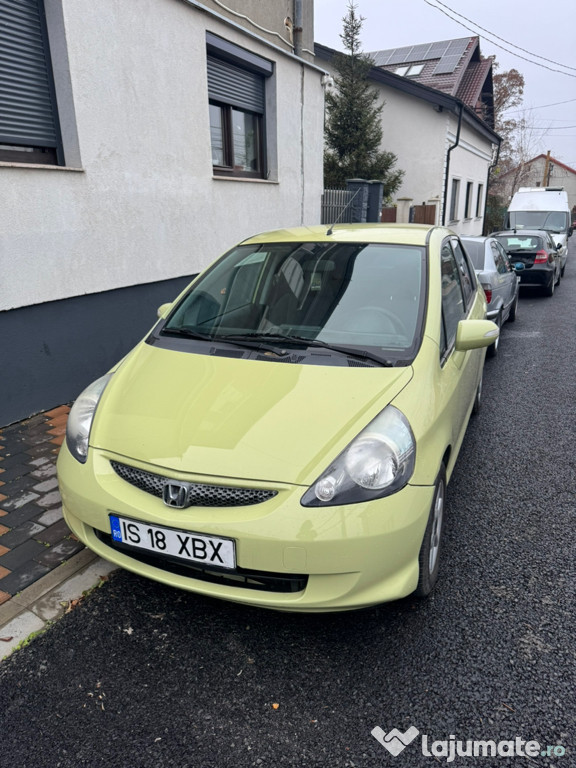 Vand Honda jazz benzina 2004