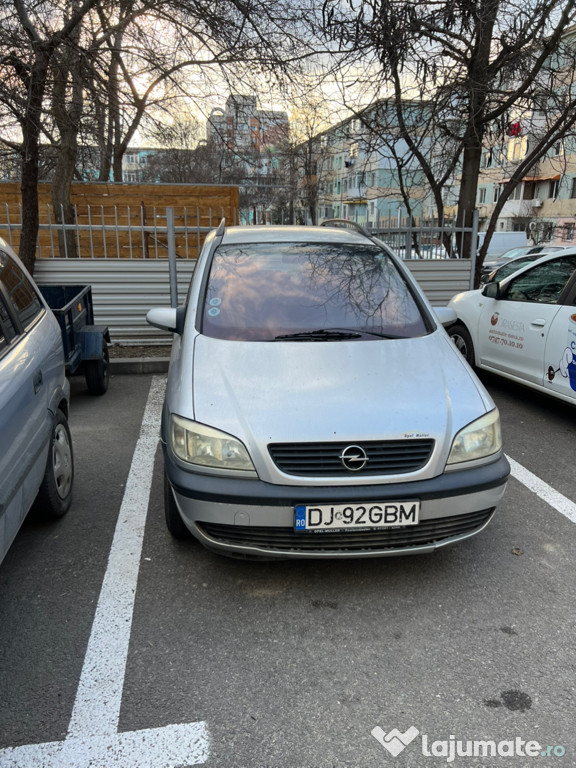 Opel Zafira benzină 1,6 motor in stare bună