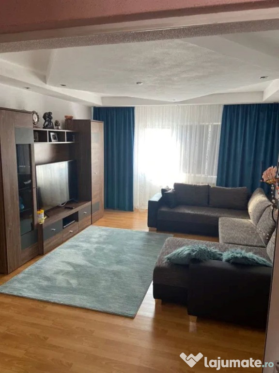 Apartament cu 3 camere pe Nae Leonard