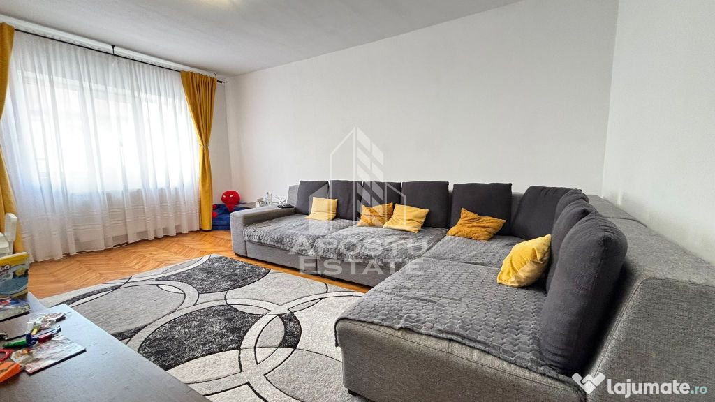 Apartament cu 3 camere, decomandat, centrala termica, zon...