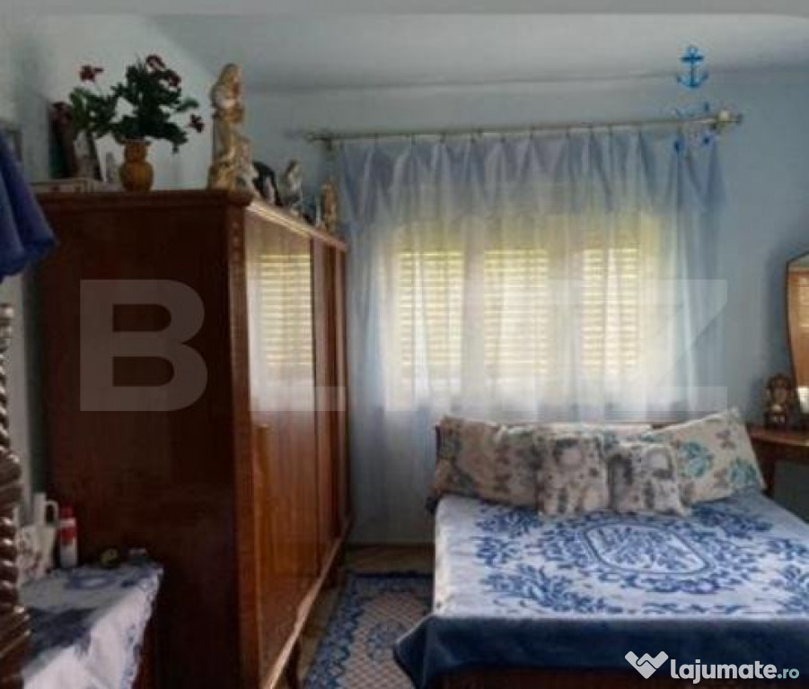 Casa de vanzare, cu 6 camere, 218,44 mp, zona Tasnad